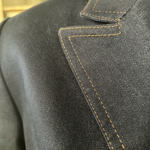 Denim suit by Tahari size 6 - Picture 3 of 6